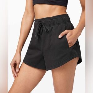 Lululemon Inner Glow Short 3” - Black